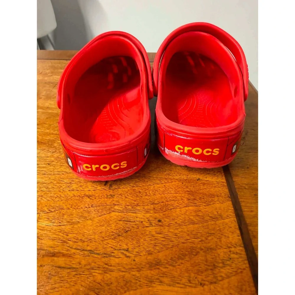 Crocs Mens 7 Womens 9 Red Clogs Lightning McQueen Disney Pixar Cars 95 Racing